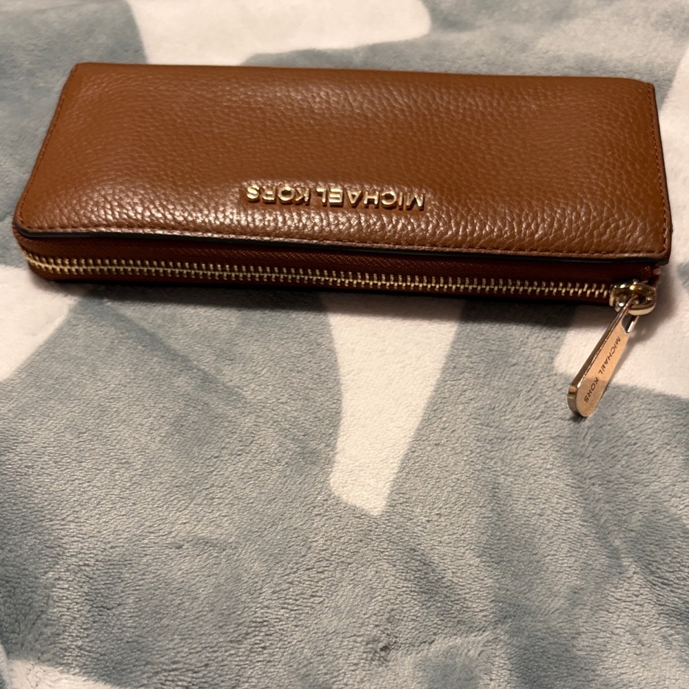 Michael Kors Tan Leather Zip Wallet - Picture 6 of 9